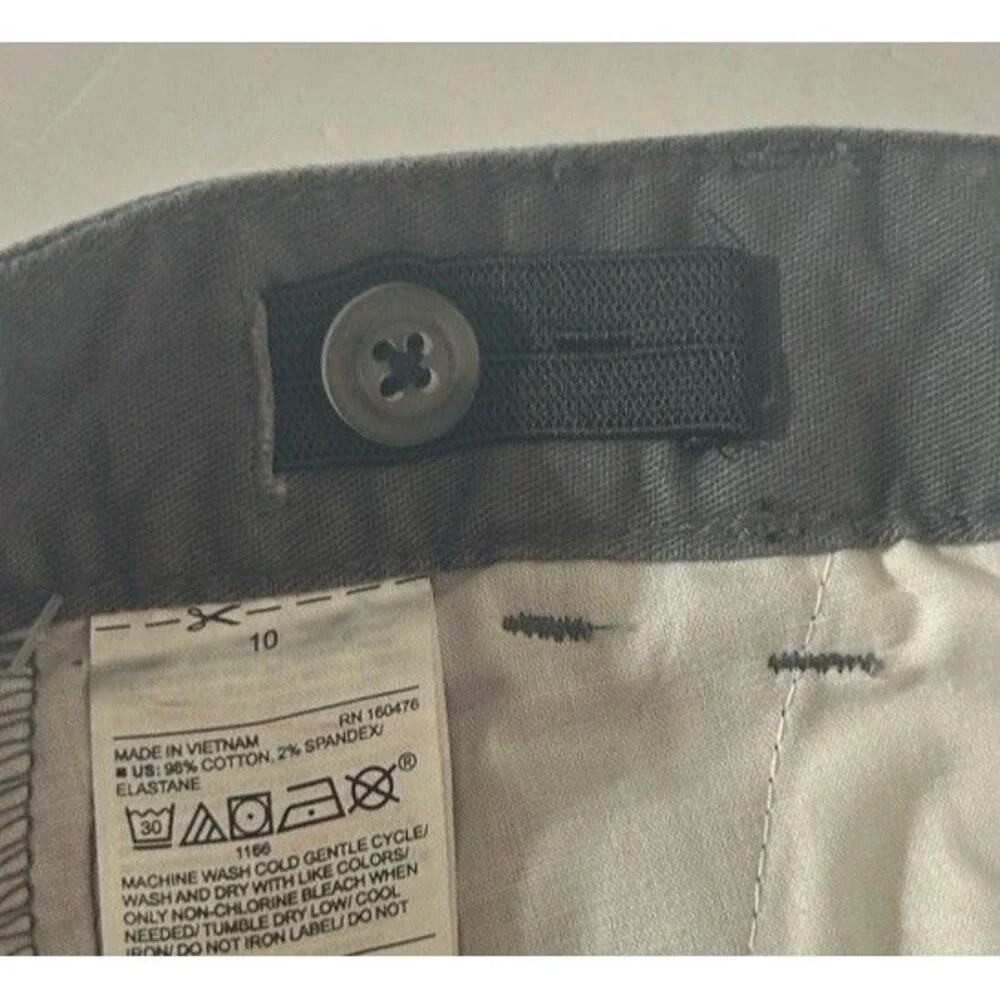 Old Navy Gray Flat Front Chino Shorts Boys Size 10 Adjustable Waist NWT